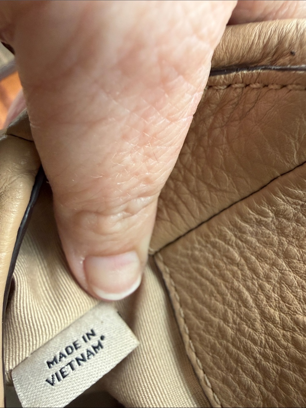Coach Tan Leather Shoulder Bag - Classic Neutral Tote - Picture 5 of 9